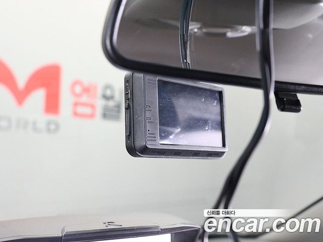 KG Mobility Korando — interior