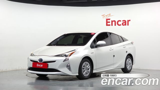 Toyota Prius — exterior