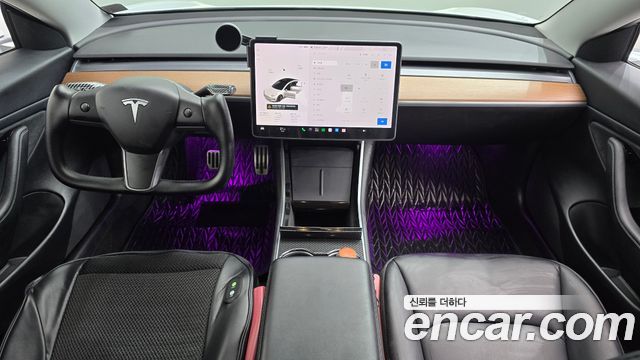 Tesla Model 3 — interior