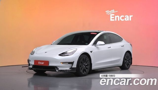 Tesla Model 3 — exterior
