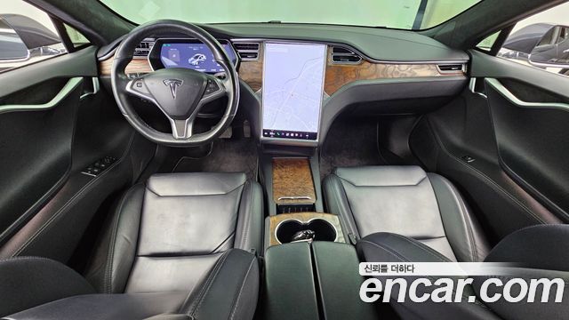 Tesla Model S — interior
