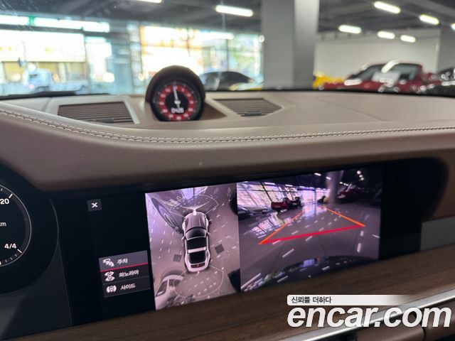 Porsche 911 — interior