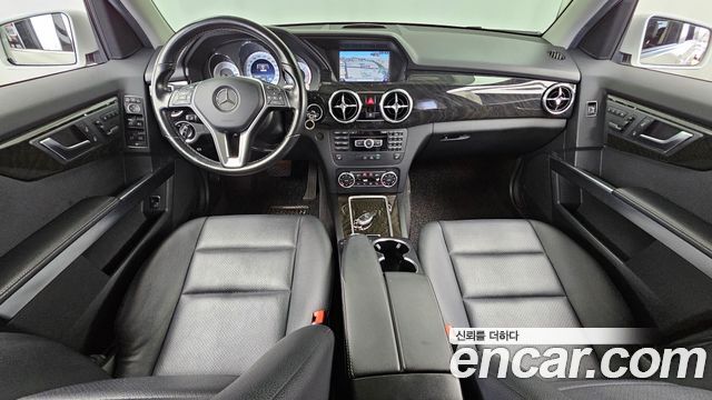 Mercedes-Benz GLK-Class — interior