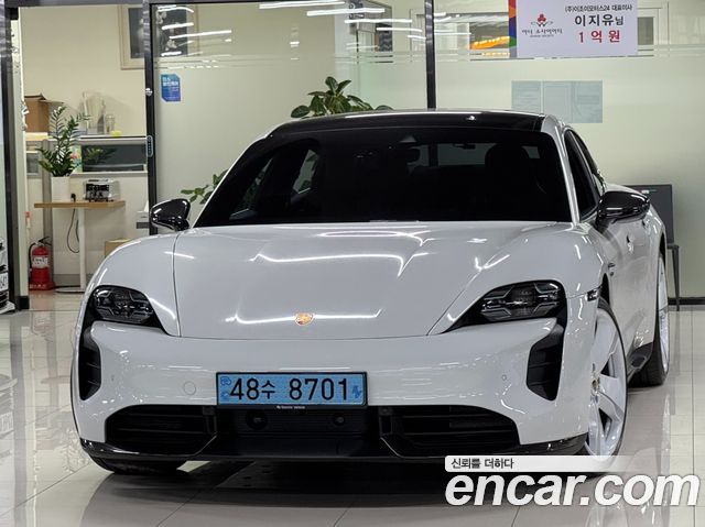Porsche Taycan — exterior
