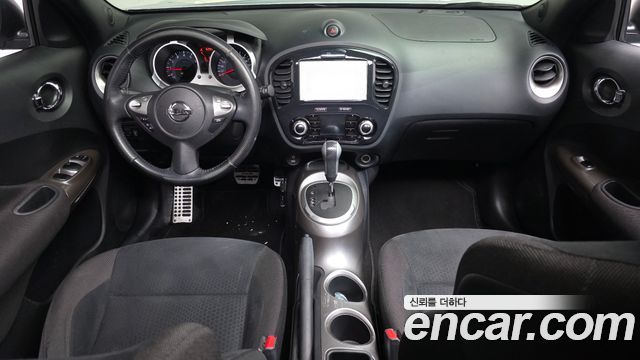 Nissan Juke — interior