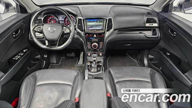 KG Mobility Tivoli — interior