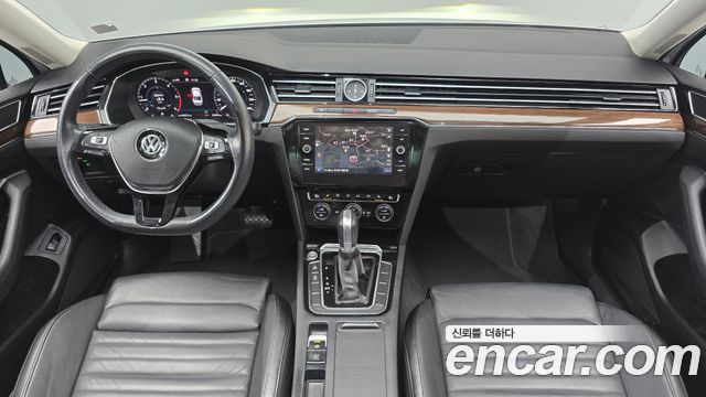 Volkswagen Passat — interior