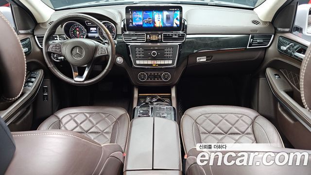 Mercedes-Benz GLS-Class — interior