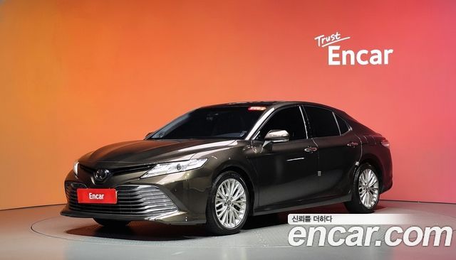 Toyota Camry — exterior