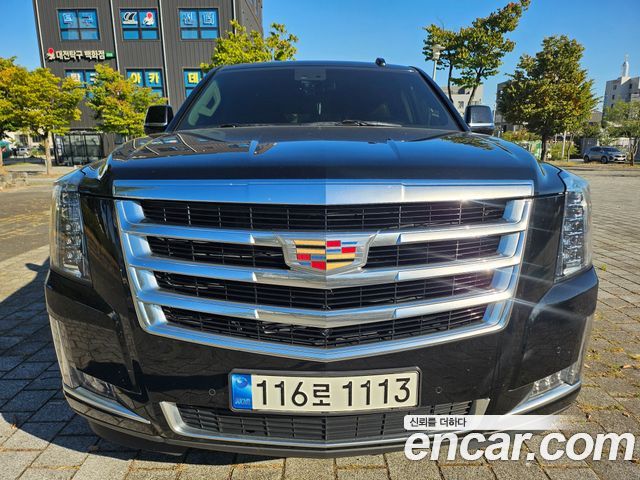 Cadillac Escalade — exterior