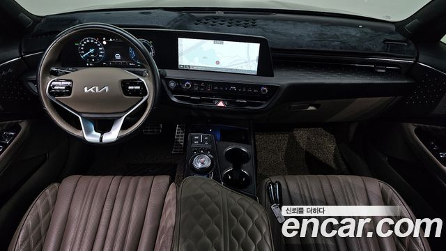 Kia K8 — interior