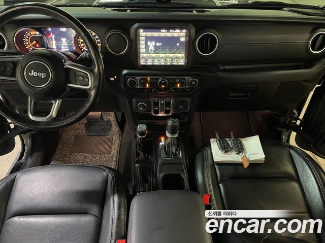 Jeep Wrangler — interior