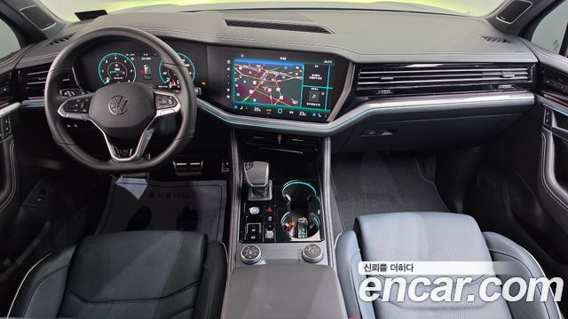 Volkswagen Touareg — interior