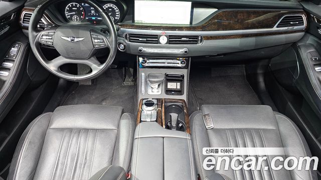 Genesis G90 — interior