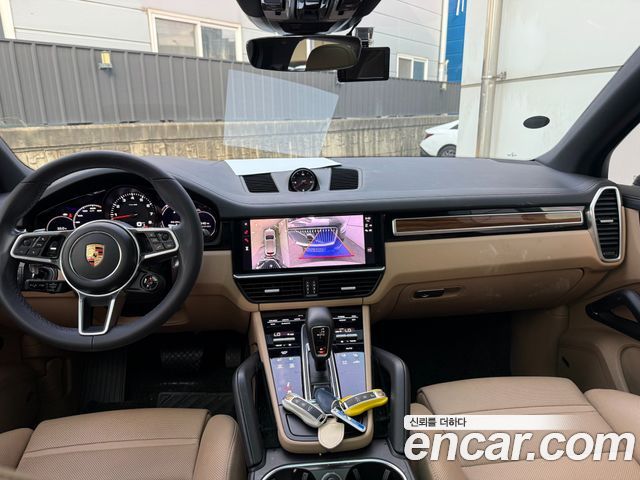 Porsche Cayenne — interior
