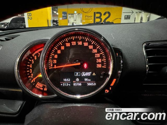 MINI Clubman — interior