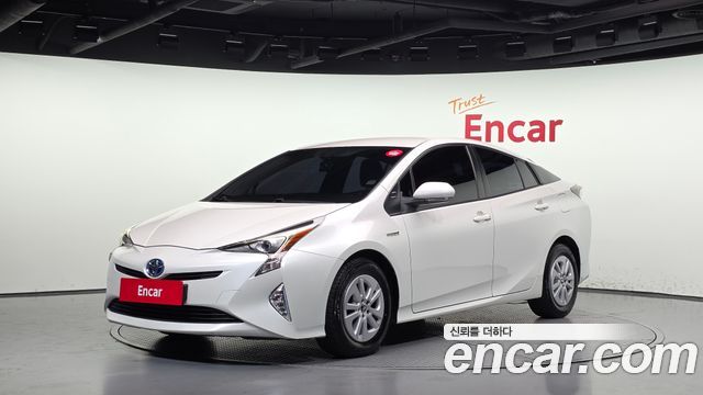 Toyota Prius — exterior