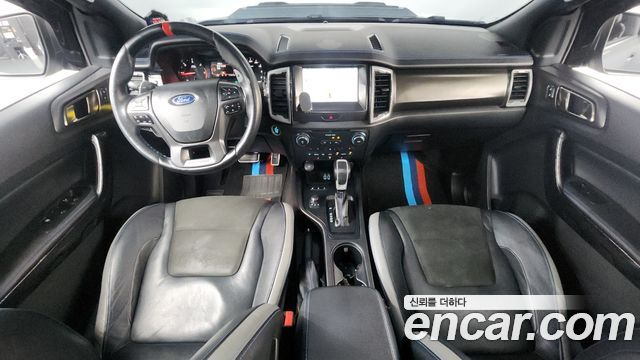 Ford Ranger — interior