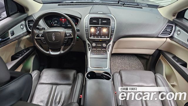Lincoln Nautilus — interior