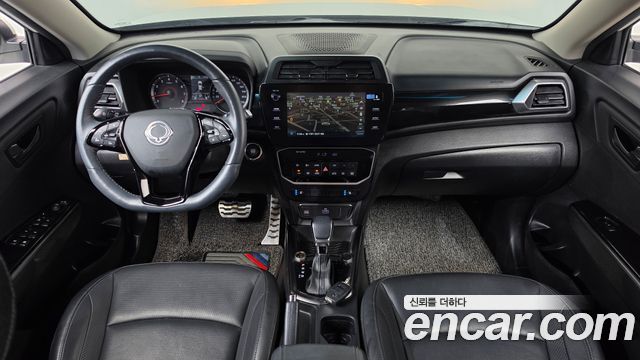 KG Mobility Tivoli — interior