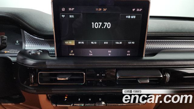 Lincoln Aviator — interior