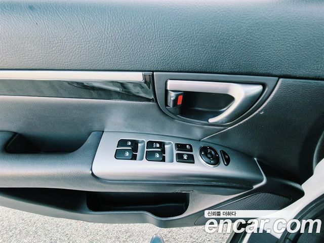 Hyundai Santa Fe — interior