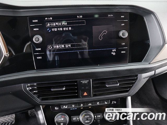 Volkswagen Jetta — interior