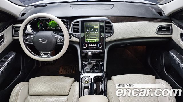Renault Korea SM6 — interior