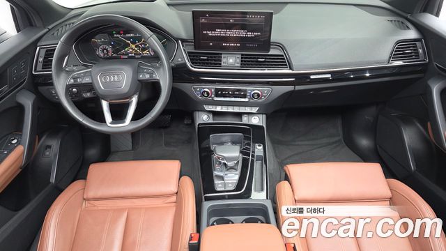 Audi Q5 — interior