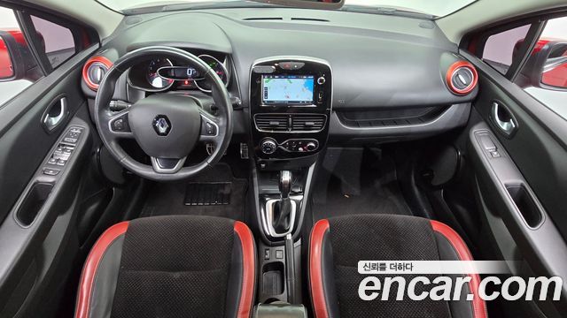 Renault Korea Clio — interior