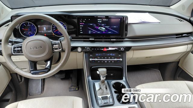 Kia Carnival — interior
