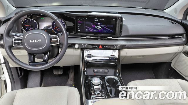 Kia Carnival — interior