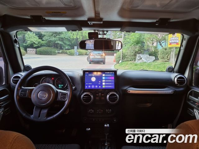 Jeep Wrangler — interior