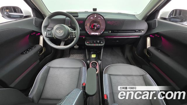 MINI Aceman — interior