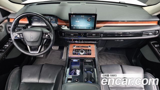 Lincoln Aviator — interior