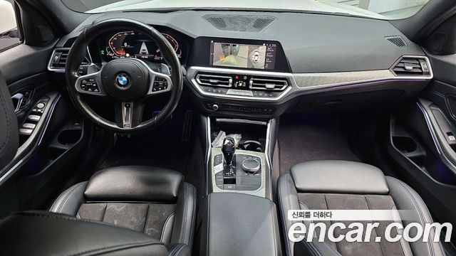 BMW 3 Series — interior