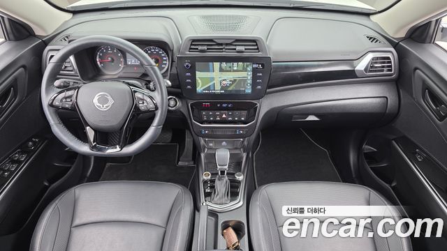 KG Mobility Tivoli — interior