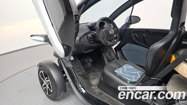 Renault Korea Twizy — interior