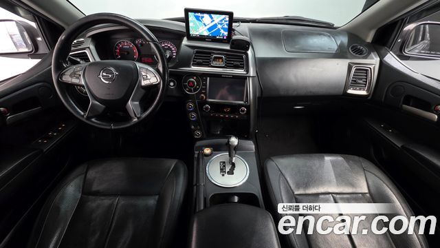 KG Mobility Korando — interior