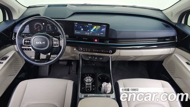 Kia Carnival — interior