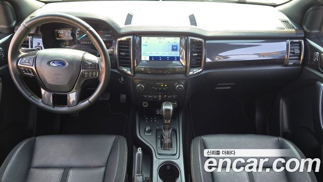 Ford Ranger — interior