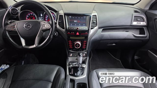 KG Mobility Tivoli — interior