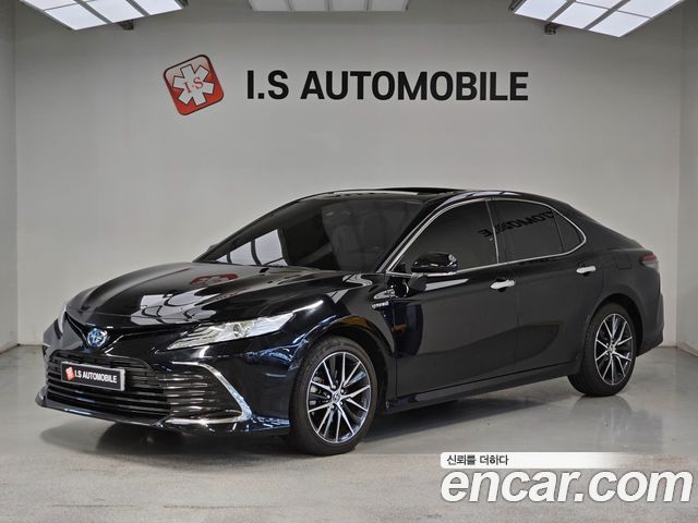 Toyota Camry — exterior