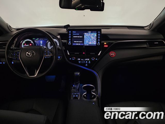 Toyota Camry — interior