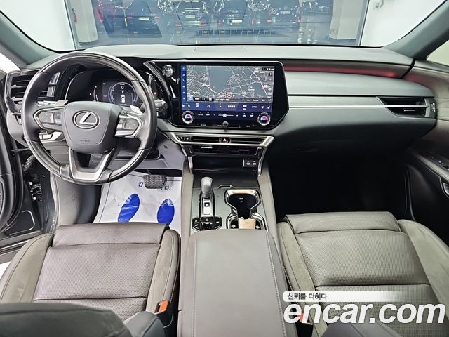 Lexus RX — interior