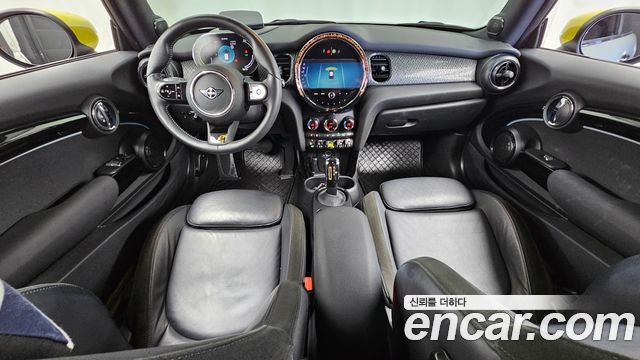 MINI Cooper — interior