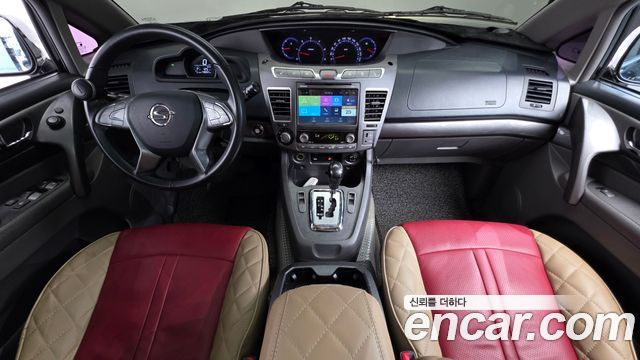 KG Mobility Korando — interior