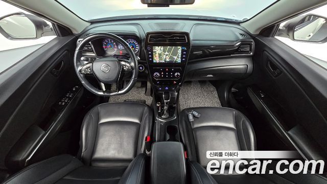 KG Mobility Tivoli — interior