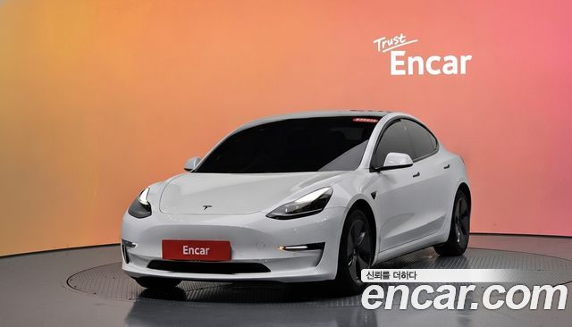 Tesla Model 3 — exterior