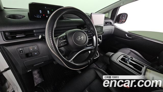 Hyundai Staria — interior